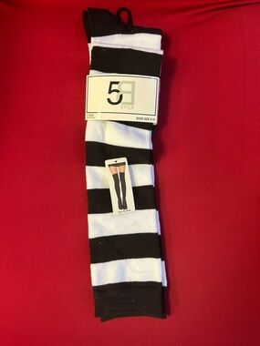 5B Black & White Striped Knee-High Socks
